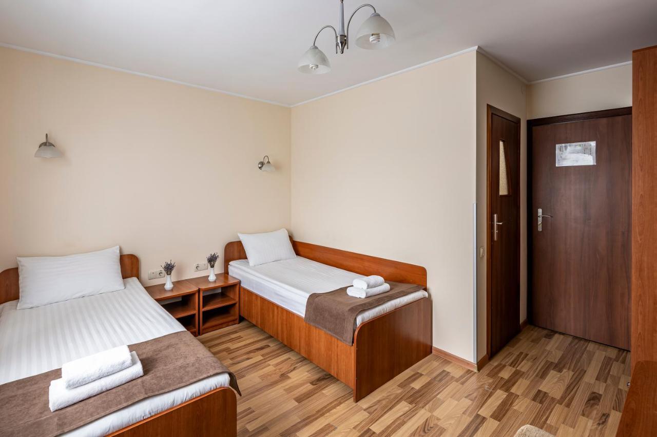 Hotel Galaktika Vynnyky Exterior photo