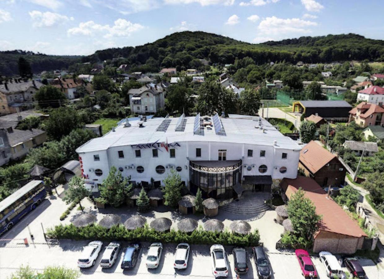 Hotel Galaktika Vynnyky Exterior photo